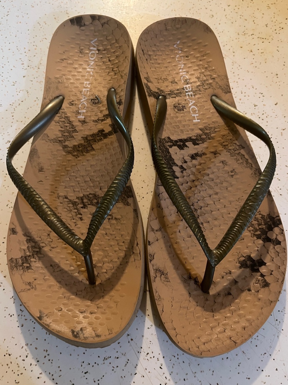 Vionic Beach Noosa Size 10 Flip Flops in “Bronze Snake” Print